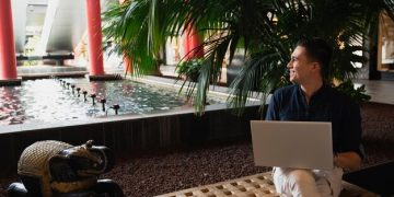 Digital Nomad Alert: New US Regulations Impacting US Remote Work Visas - Cover Image