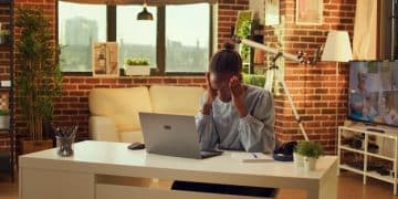 Time Management for Remote Workers: 7 Productivity Traps to Avoid - Cover Image